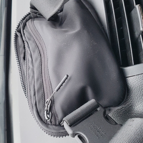 Lululemon everywhere belt bag - Picture 3 of 3